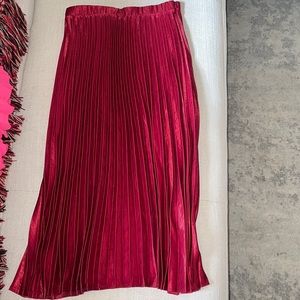 Pleated skirt